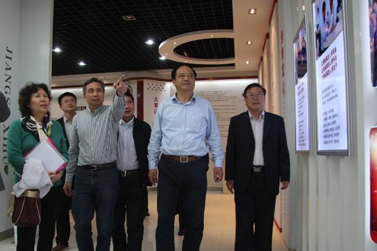中國(guó)信息化推進(jìn)聯(lián)盟 冶金和信息化專(zhuān)業(yè)委員會(huì)劉翠珍秘書(shū)長(zhǎng)一行蒞臨公司參觀指導(dǎo)！
