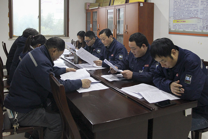 星火黨支部開展“三問”主題黨日活動(dòng)